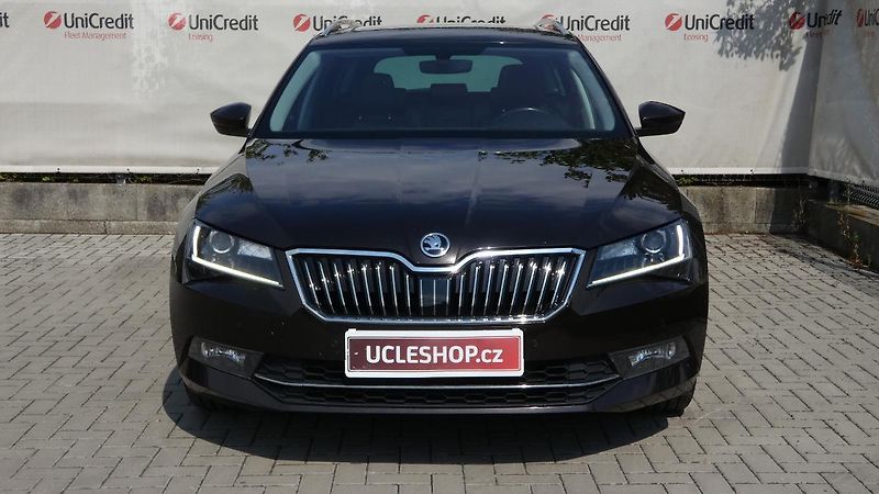 Škoda Superb Combi 2.0 TDI DSG L&K, Panoram - fotka 2 z 29