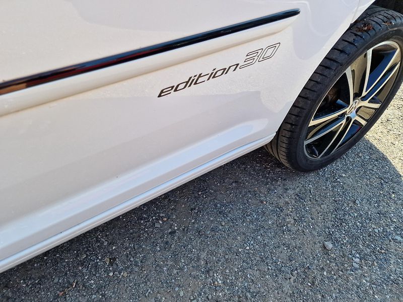 Volkswagen Caddy 1,6TDI EDITION 30 TAŽNÉ  - fotka 18 z 20