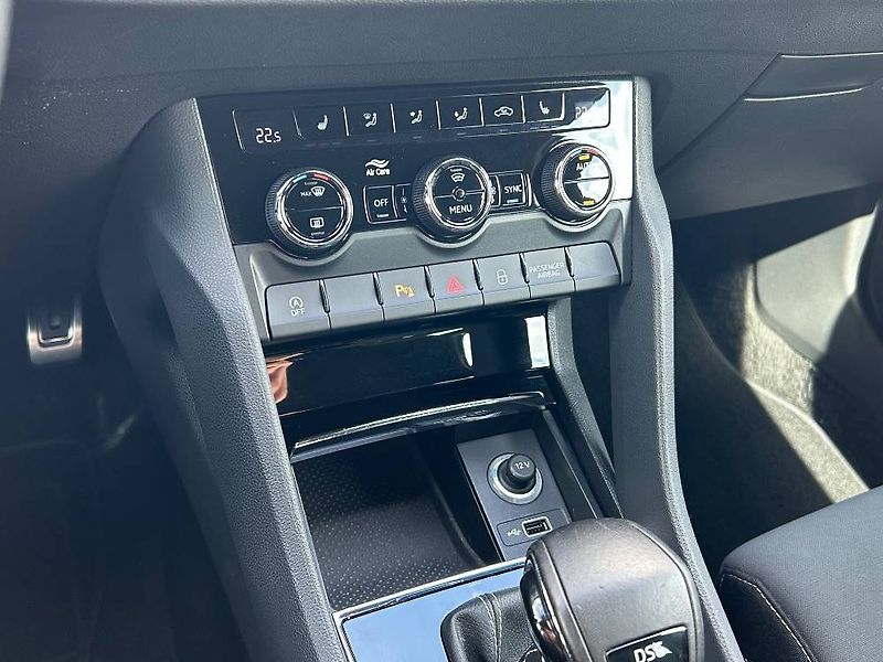 Škoda Karoq 2,0TSI 140kW Sportline 7DSG 4x - fotka 22 z 28