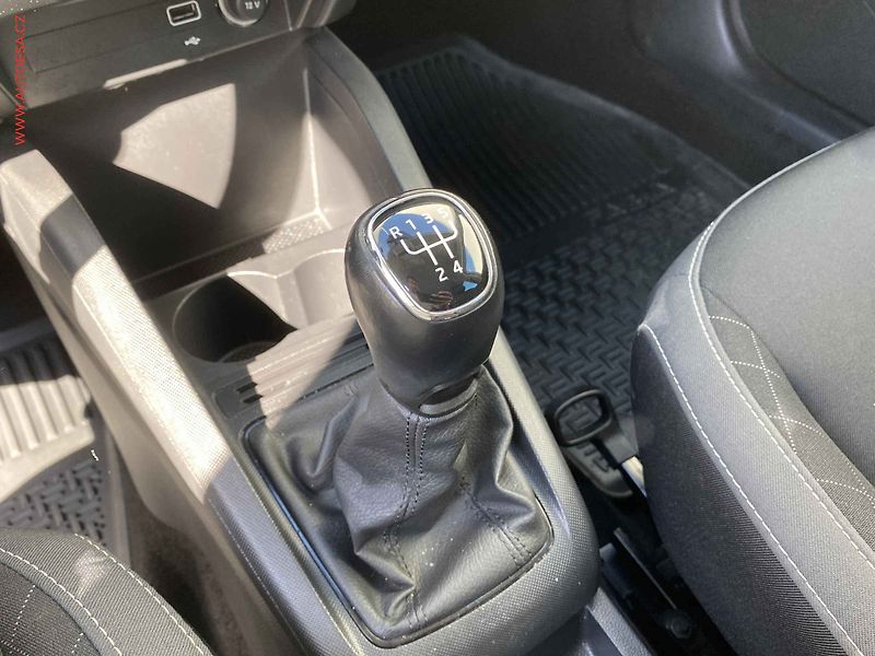 Škoda Fabia (2023) 1.0 TSi, 2.maj,ČR, Ambition - fotka 16 z 17