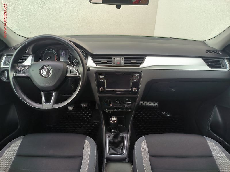 Škoda Rapid (2017) 1.0 TSI, ČR, AC, výhřev sed. - fotka 8 z 18