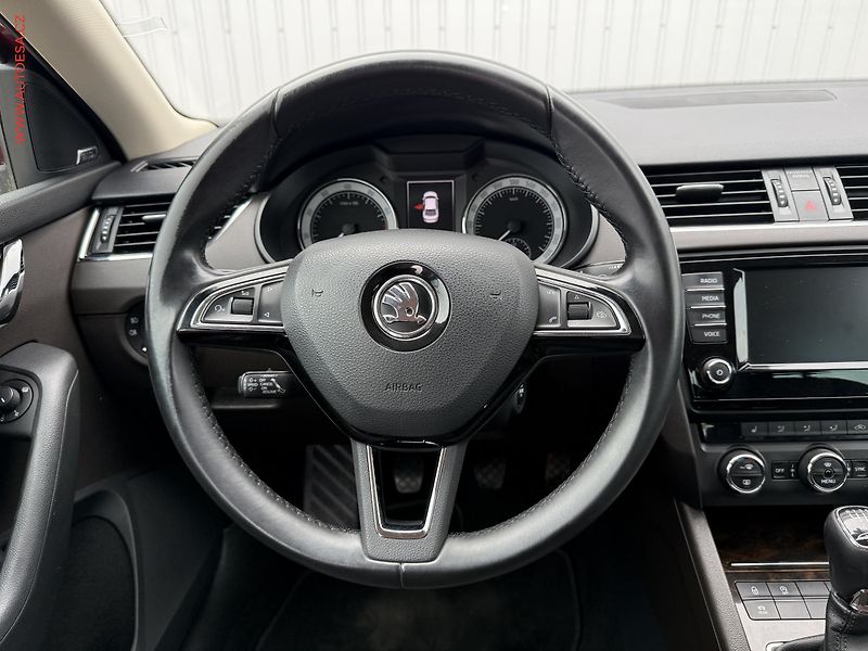 Škoda Octavia (2016) 1.8TSi, 2.maj,ČR, L&K, bixen - fotka 13 z 19