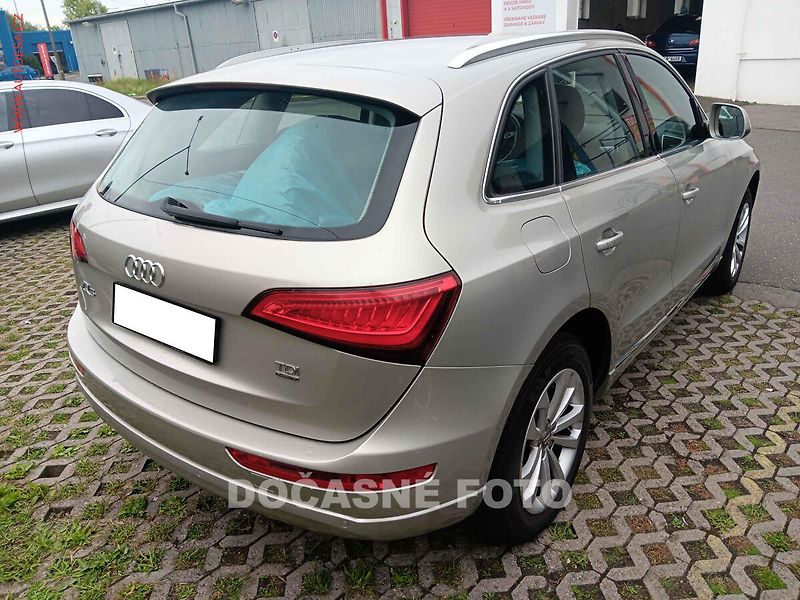 Audi Q5 (2012) 2.0TDi Quattro, 1.maj,ČR, AT - fotka 2 z 3