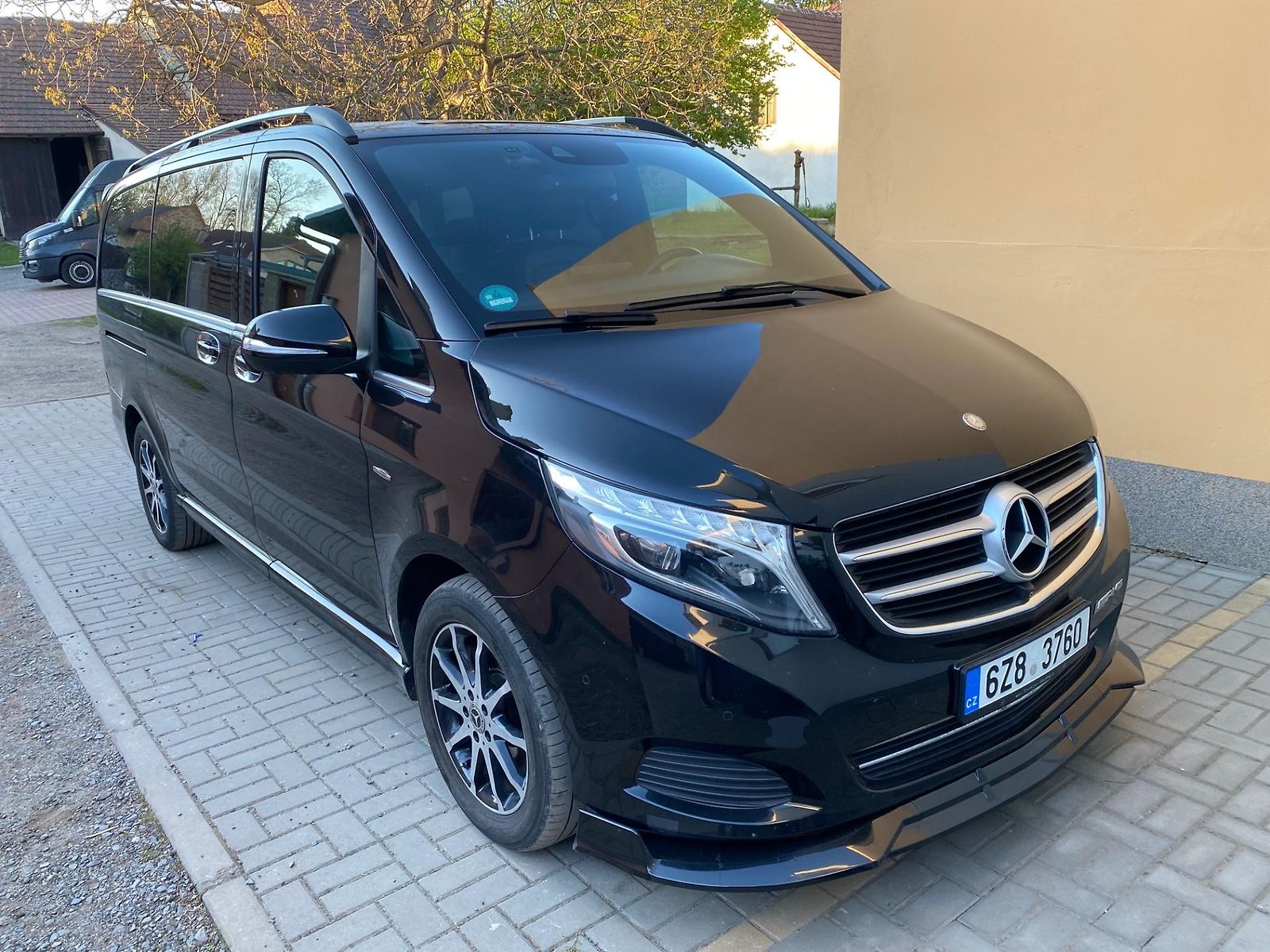 Mercedes-Benz Třídy V Avantgarde L