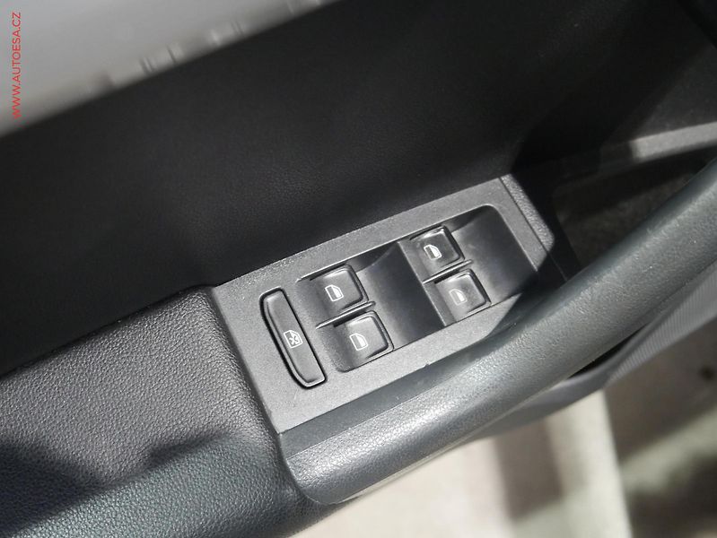 Škoda Octavia (2014) 1.6 TDi, ČR, Elegance, STK2 - fotka 13 z 18