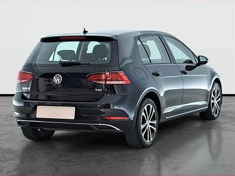 Volkswagen Golf (2017) 1.4 TSI, Tempomat - fotka 5 z 16