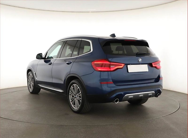 BMW X3 (2018) Luxury line xDrive20d - fotka 4 z 20