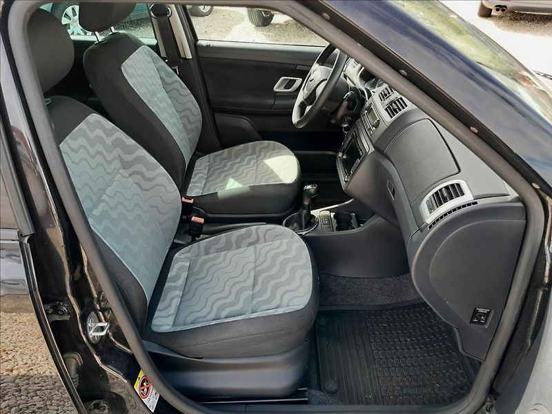 Škoda Fabia II 1.2 i 51kW KOMBI - fotka 29 z 53