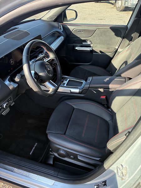 Mercedes-Benz GLB (2024) 200d 4MATIC - fotka 12 z 14