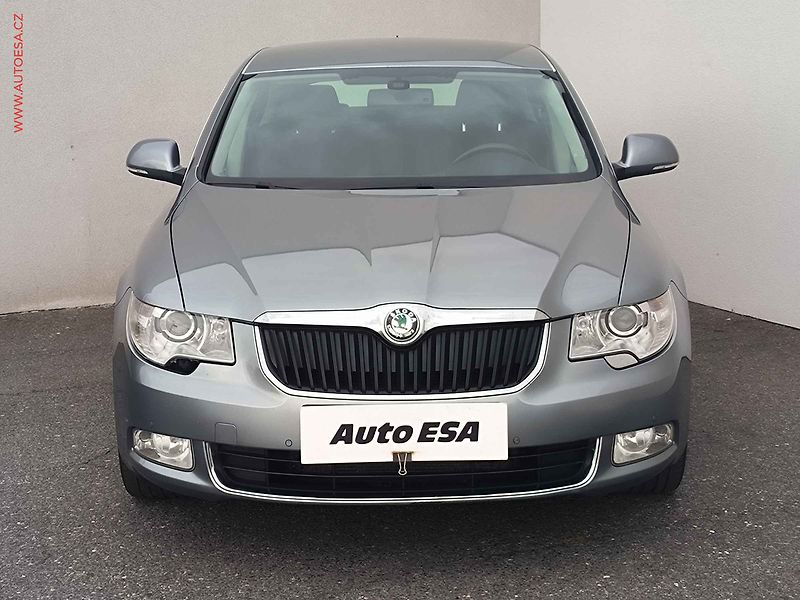 Škoda Superb (2010) 2.0TDI 4x4, ČR, Xenon, autoAC - fotka 2 z 20