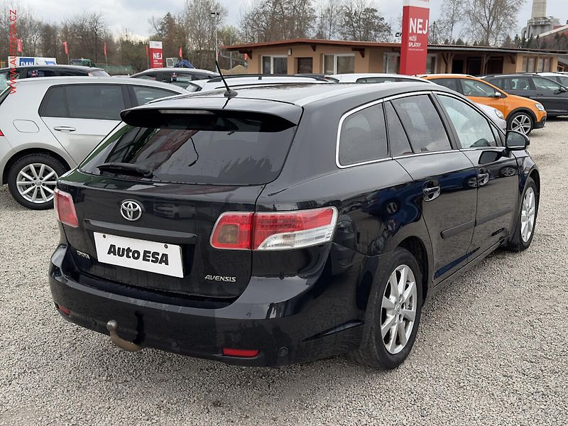 Toyota Avensis (2012) 2.0d, 1.maj,ČR, Xenon, AC - fotka 4 z 17