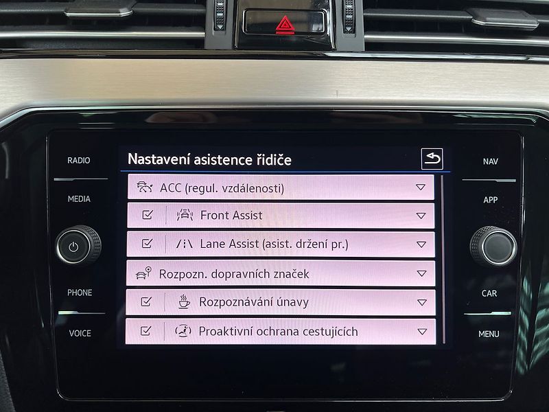 Volkswagen Passat 2.0TDI 147KW DSG 4M ELEGANCE, - fotka 17 z 27