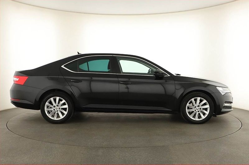 Škoda Superb (2024) Style 1.5 TSI - fotka 6 z 16