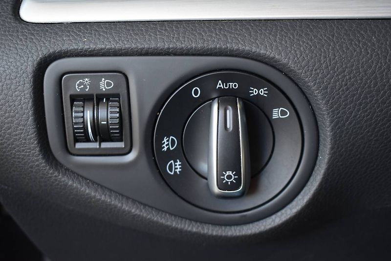 Volkswagen Sharan (2017) 2.0TDI 110kW DSG 7 míst - fotka 15 z 22