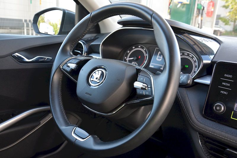 Škoda Fabia (2023) 1.5 TSI 110 kW Style PLUS DSG - fotka 16 z 26