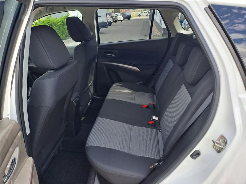Suzuki S-Cross (2026) 1,4 Premium AllGrip MY25 - fotka 16 z 20