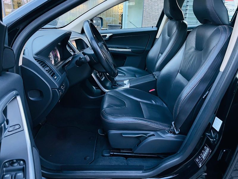 Volvo XC60 2.0D 5VÁLEC AUT VÝHŘEV SENZORY - fotka 30 z 44