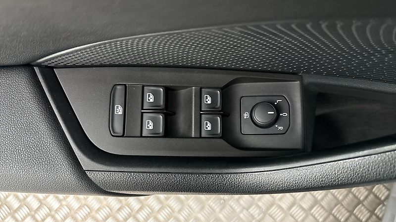 Škoda Octavia 2.0 TDI Ambition Combi - fotka 21 z 26
