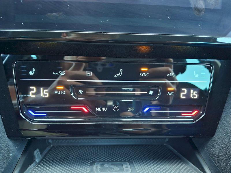 Volkswagen Passat (2023) Variant Elegance DSG 2,0TDi 11 - fotka 26 z 35