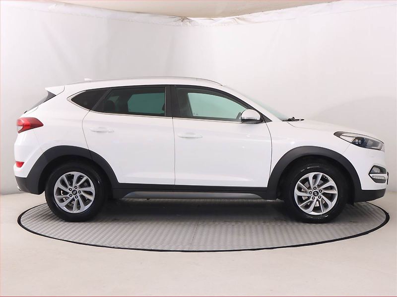Hyundai Tucson (2016) 1.6 T-GDI, Navi, Bi-Xenony - fotka 6 z 18