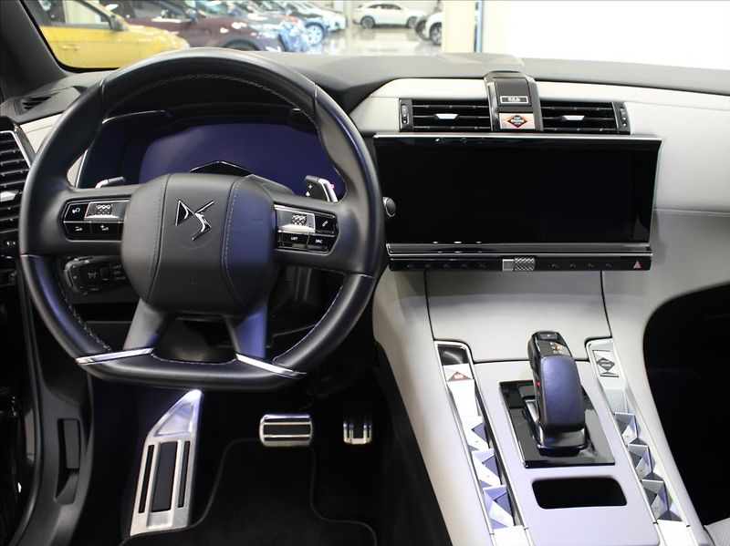 DS Automobiles DS7 Crossback 1,6 PHEV 360 4x4 Perf.Pano. ČR - fotka 8 z 16
