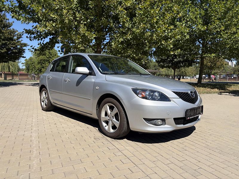 Mazda 3 1.6 Sport Active - fotka 15 z 29