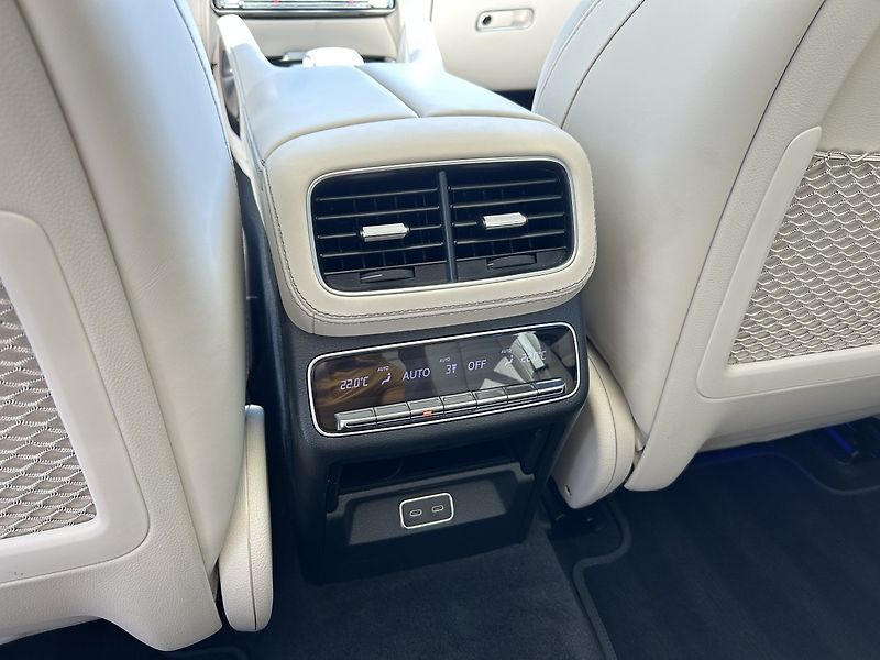 Mercedes-Benz GLE 53 AMG 4MATIC+ AIRMATIC - fotka 30 z 37