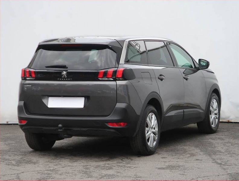 Peugeot 5008 (2020) Active PureTech 130, 7 míst - fotka 5 z 24