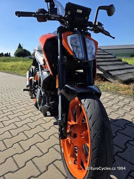 KTM 390 Duke (2019) - fotka 9 z 14
