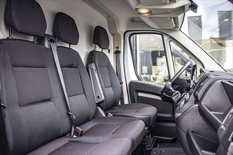 Peugeot Boxer 2,2 Furgon 3300 L2H2 BlueHDi 1 - fotka 14 z 14