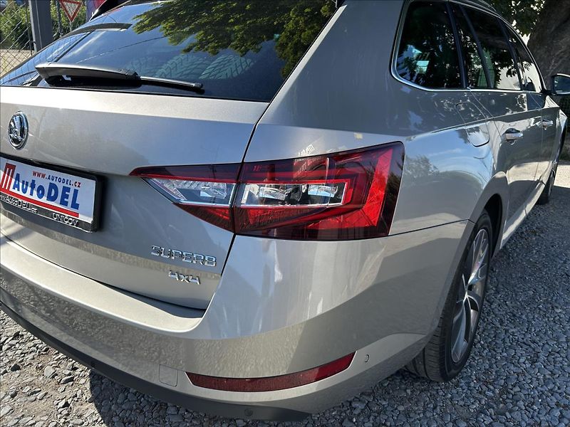 Škoda Superb 2,0 TDi 4x4  L&K DPH WEBASTO - fotka 41 z 50
