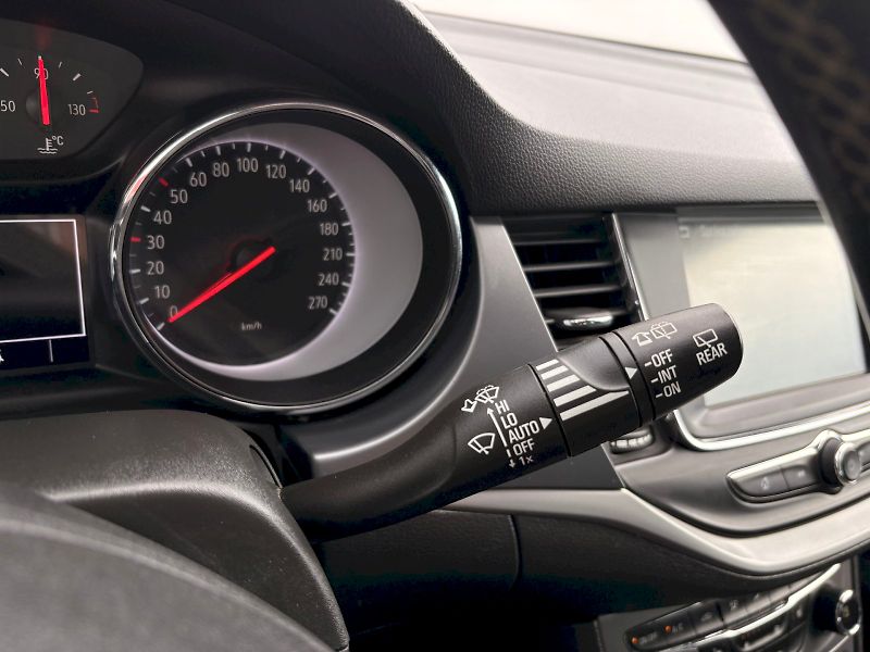 Opel Astra (2018) 1.0 Turbo 77 kW Sports Tourer - fotka 22 z 25