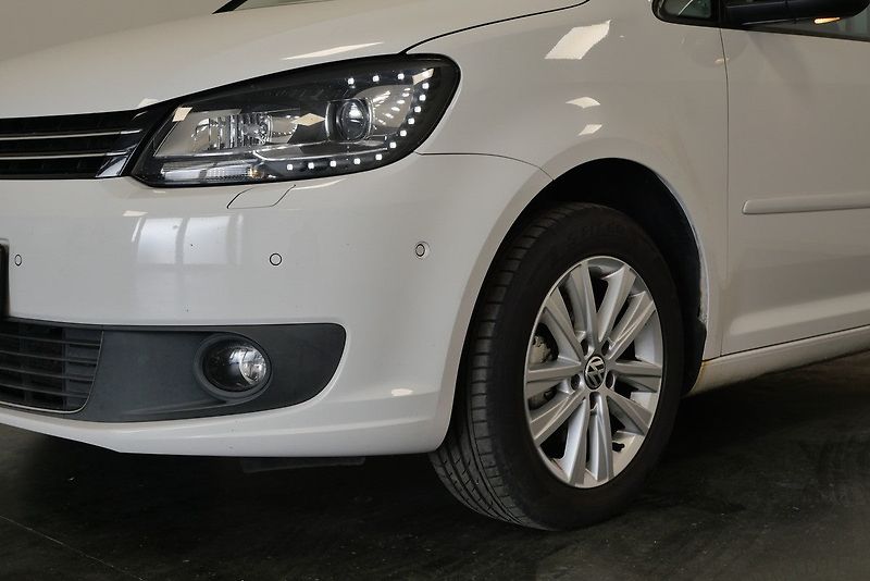 Volkswagen Touran - fotka 9 z 26