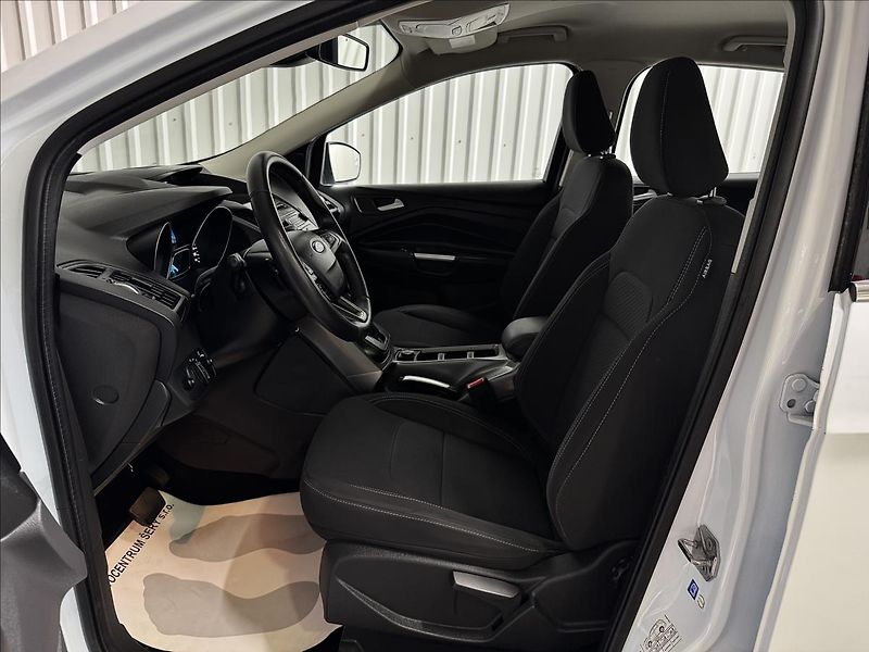 Ford Kuga 1.5EB 129kW AWD 2XALU 68KM! - fotka 30 z 42