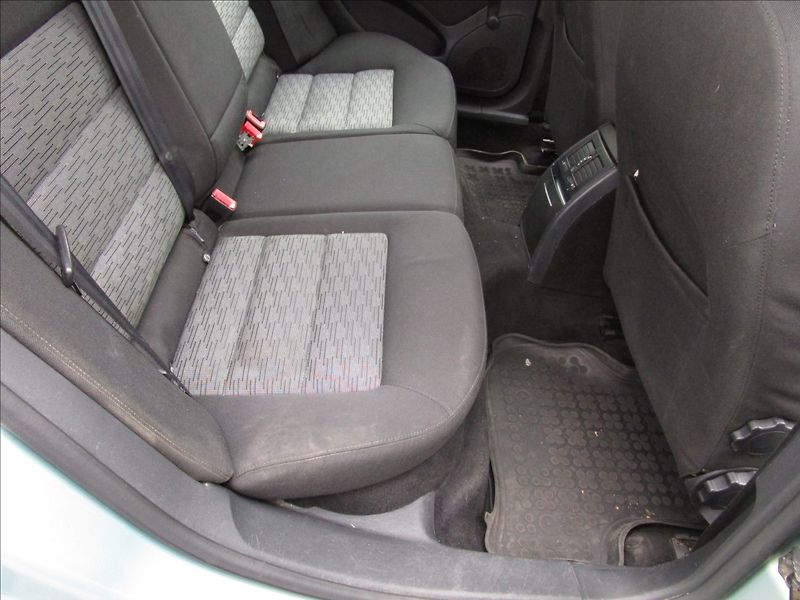 Škoda Octavia Combi 1.9TDi Ambiente, Klima - fotka 22 z 41