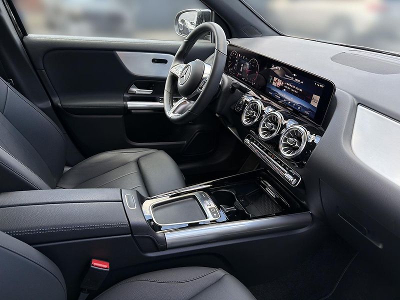 Mercedes-Benz GLA 200 d 4MATIC - fotka 12 z 16