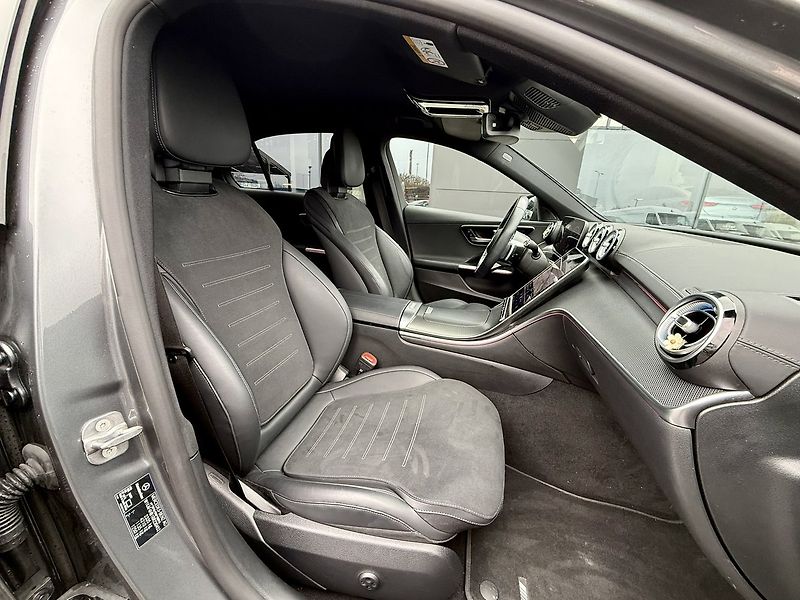 Mercedes-Benz Třídy C (2024) 300 4MATIC - fotka 33 z 41
