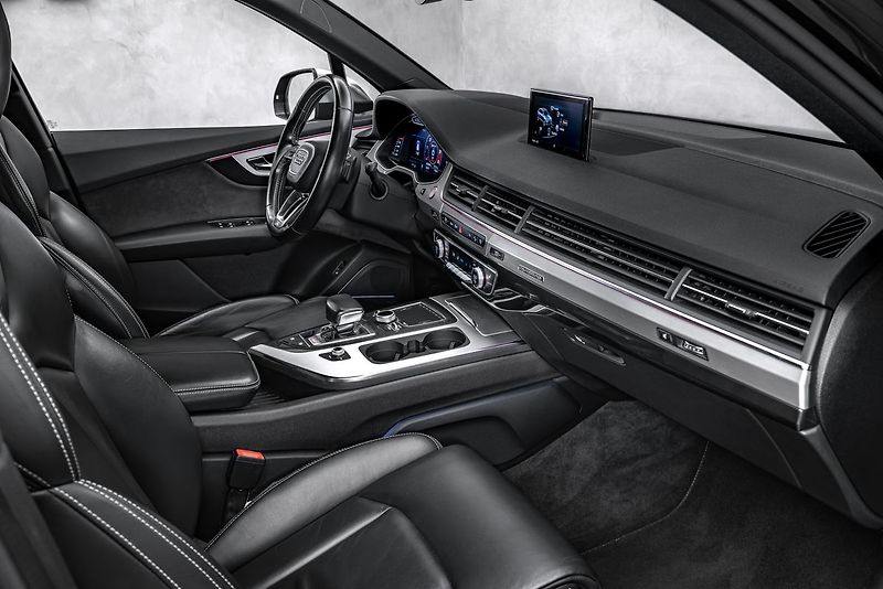 Audi SQ7 4,0TDI 7míst HuD BOSE - fotka 12 z 27