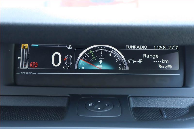 Renault Grand Scénic (2012) 1.5 dCi, Tempomat - fotka 11 z 22