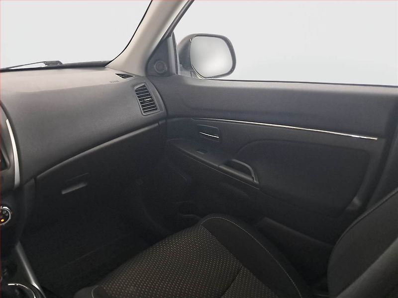 Mitsubishi ASX (2014) Invite 1.6 MIVEC, ČR,1.maj - fotka 8 z 17