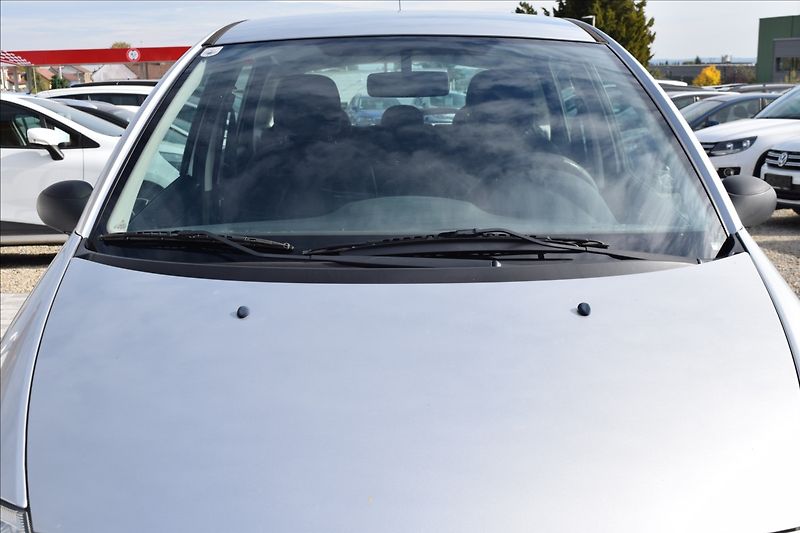 Citroën C3 1,4 i 54KW ALU NÍZKÝ NÁJEZD KM - fotka 3 z 35