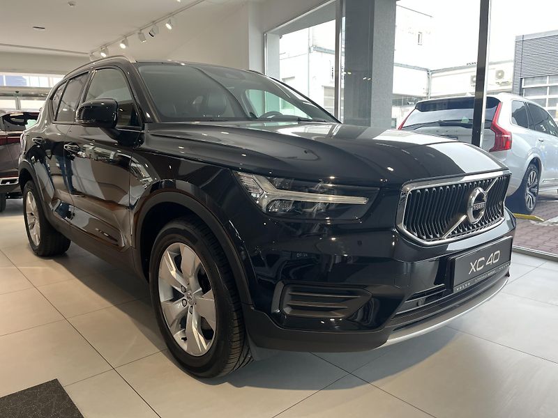 Volvo XC40 (2024) D3 AWD MOMENTUM - fotka 3 z 15