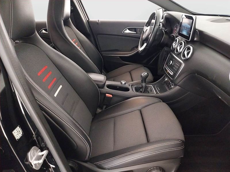 Mercedes-Benz Třídy A (2016) A 180, Serv.kniha, Kůže - fotka 9 z 19
