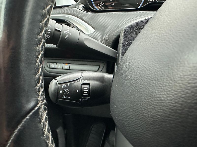 Peugeot 2008 (2016) 1.2 96kw Allure - fotka 15 z 25