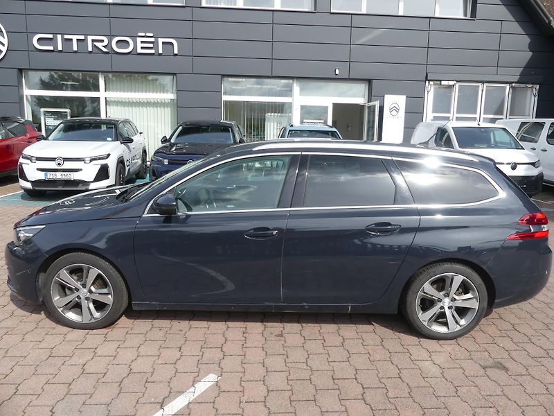Peugeot 308 (2019) 1,2 PT 130 EAT8 - fotka 8 z 21