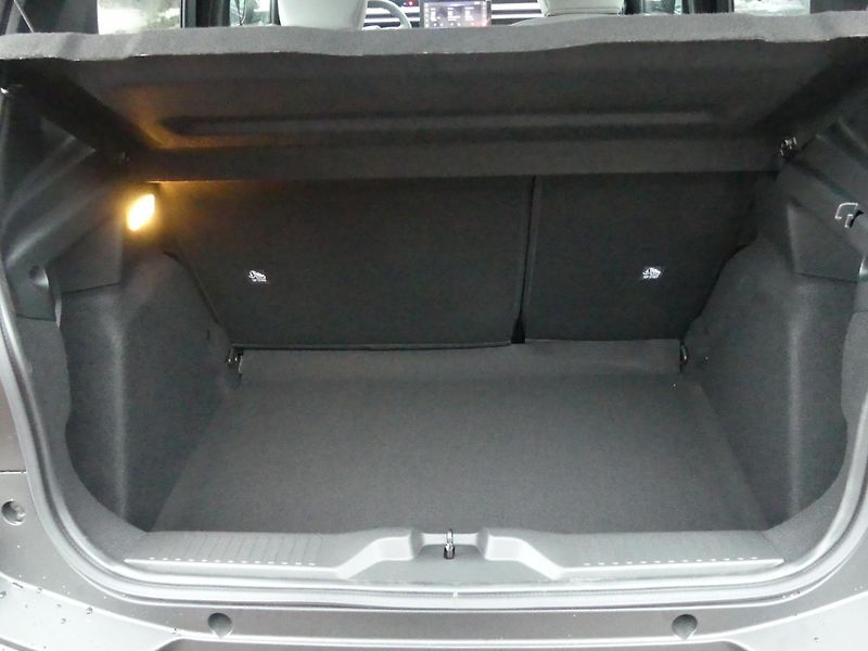 Citroën C3 (2026) MAX Turbo 100k Manual - fotka 11 z 21