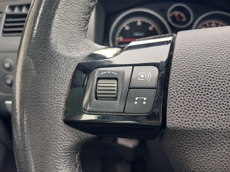Opel Zafira 1.7 CDTi - fotka 22 z 34