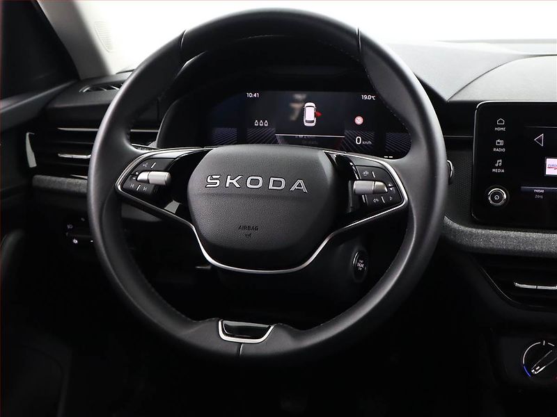 Škoda Kamiq (2025) Selection 1.0 TSI - fotka 13 z 18