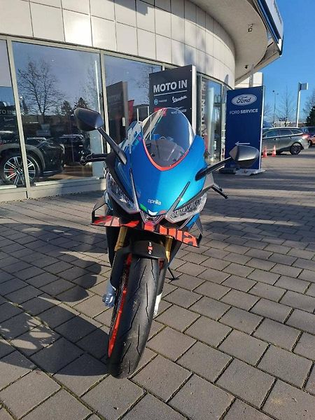Aprilia RSV4 RR (2025) RSV4 1100 Stingray Blu (sleva - fotka 4 z 12