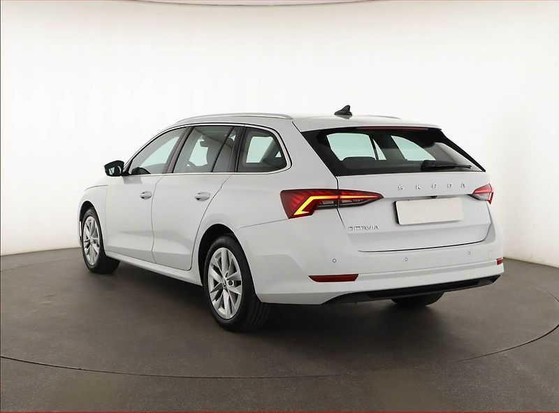 Škoda Octavia (2022) 2.0 TDI, ČR,1.maj, Serv.kniha - fotka 4 z 20